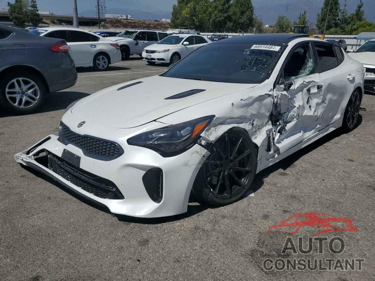 KIA STINGER 2018 - KNAE45LC0J6027711