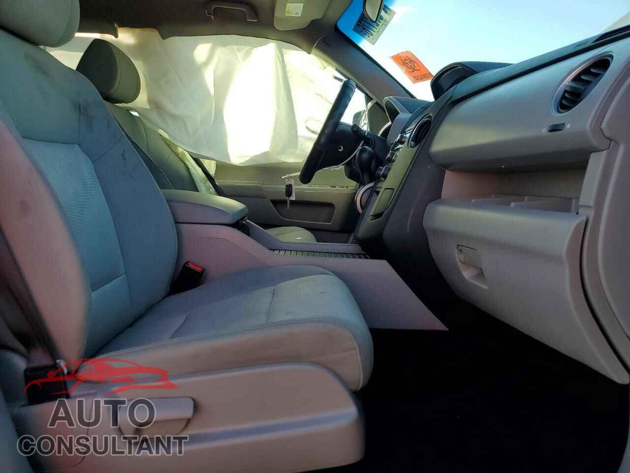 HONDA PILOT 2013 - 5FNYF4H26DB033588