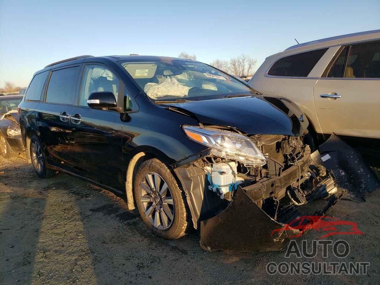 TOYOTA SIENNA 2018 - 5TDYZ3DC5JS932627