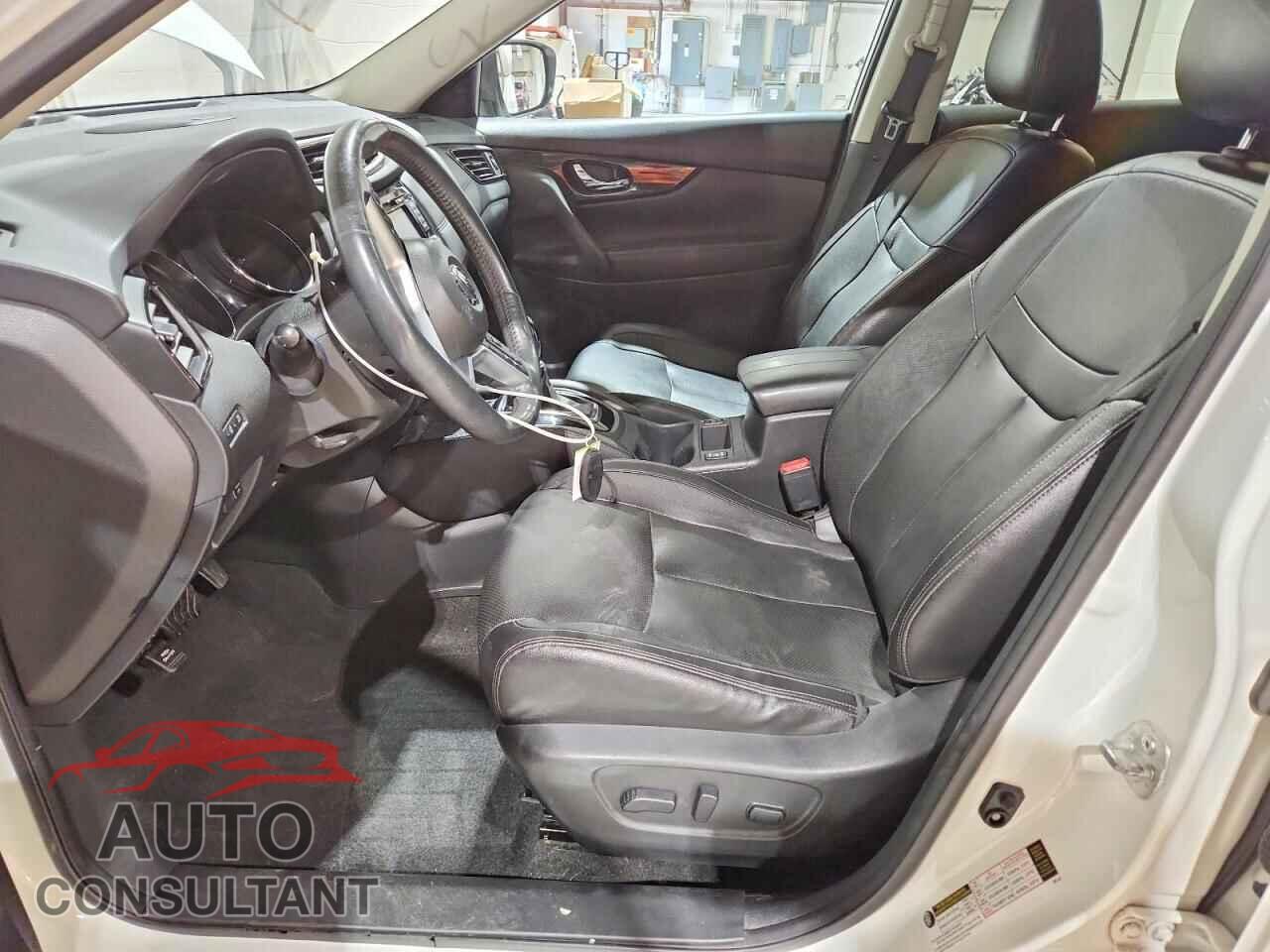 NISSAN ROGUE 2017 - 5N1AT2MVXHC811677