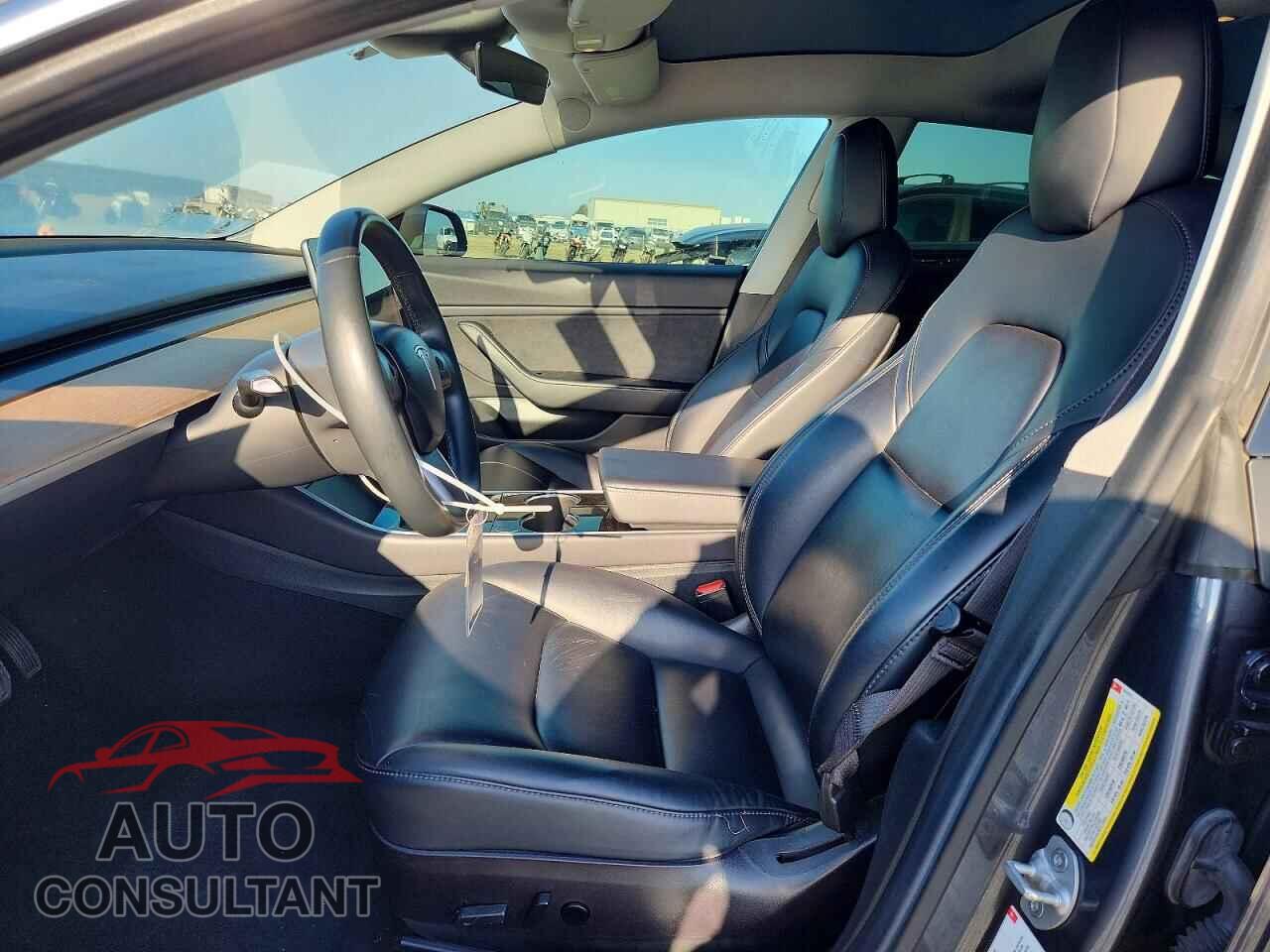 TESLA MODEL 3 2018 - 5YJ3E1EA1JF037471
