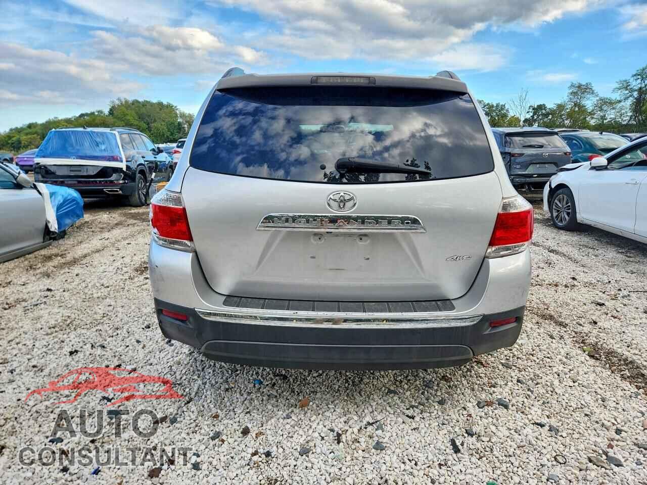 TOYOTA HIGHLANDER 2012 - 5TDBK3EH5CS094266
