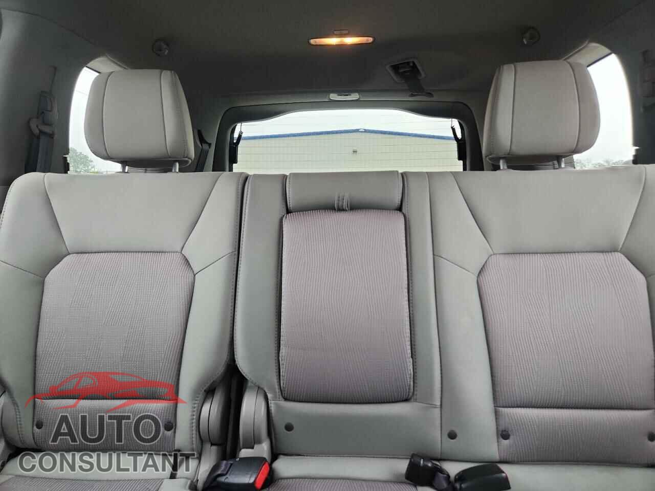 HONDA PILOT 2013 - 5FNYF4H42DB010861