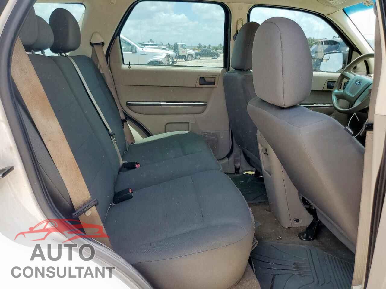 FORD ESCAPE 2011 - 1FMCU0C71BKB60871