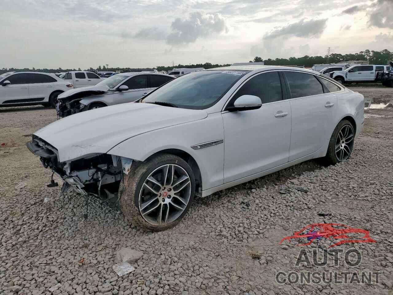 JAGUAR XJ 2015 - SAJWA2GZ3F8V86034