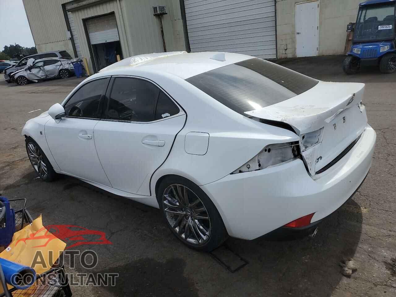 LEXUS IS 2014 - JTHBE1D23E5008680