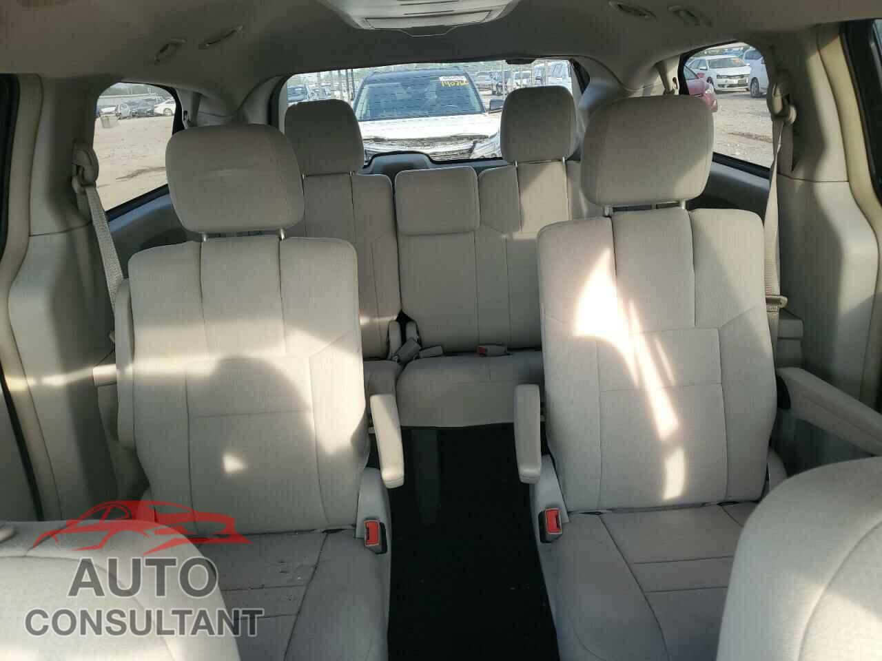 DODGE CARAVAN 2011 - 2D4RN5DG0BR674545