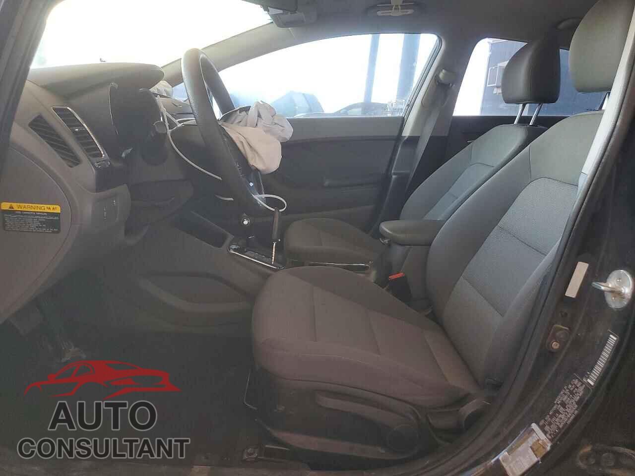 KIA FORTE 2017 - 3KPFK4A79HE092638
