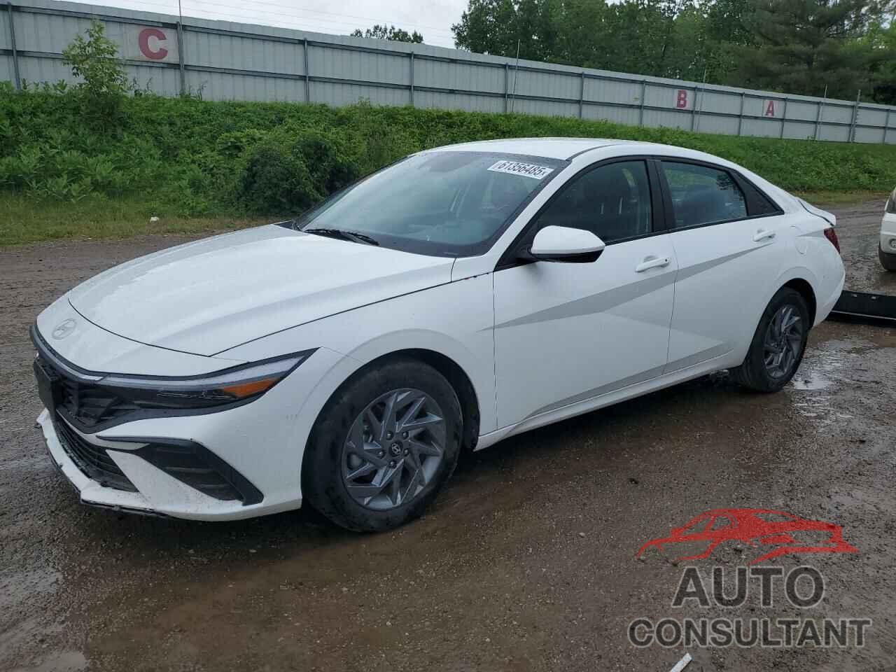HYUNDAI ELANTRA 2024 - KMHLM4DG4RU781039