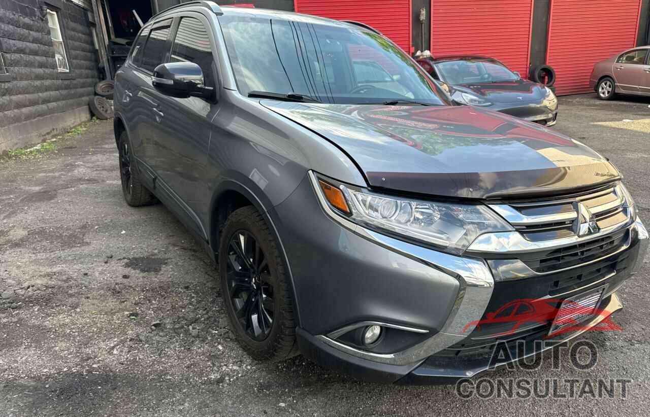 MITSUBISHI OUTLANDER 2018 - JA4AZ3A31JZ035304