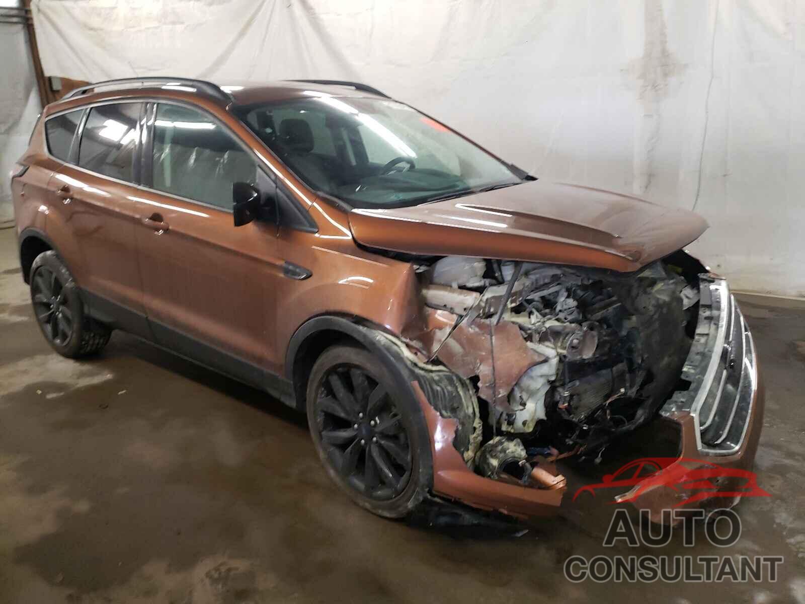 FORD ESCAPE 2017 - 1FMCU9G9XHUE05390