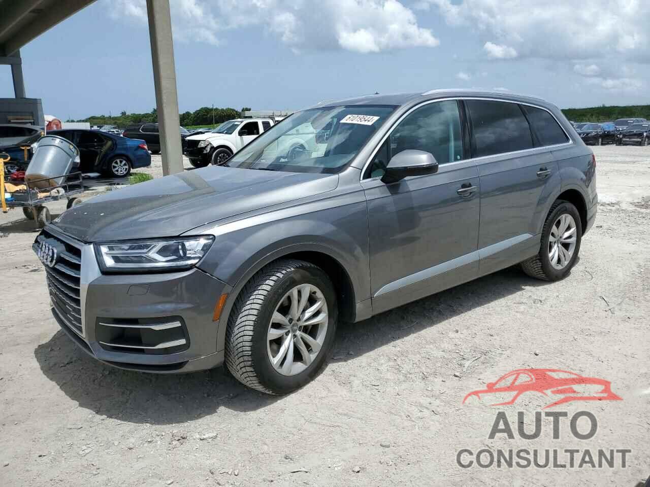 AUDI Q7 2018 - WA1LHAF7XJD024276