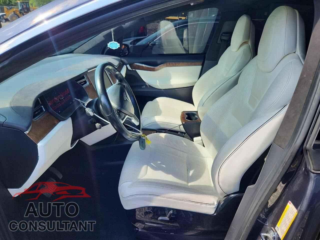 TESLA MODEL X 2016 - 5YJXCAE22GF022650