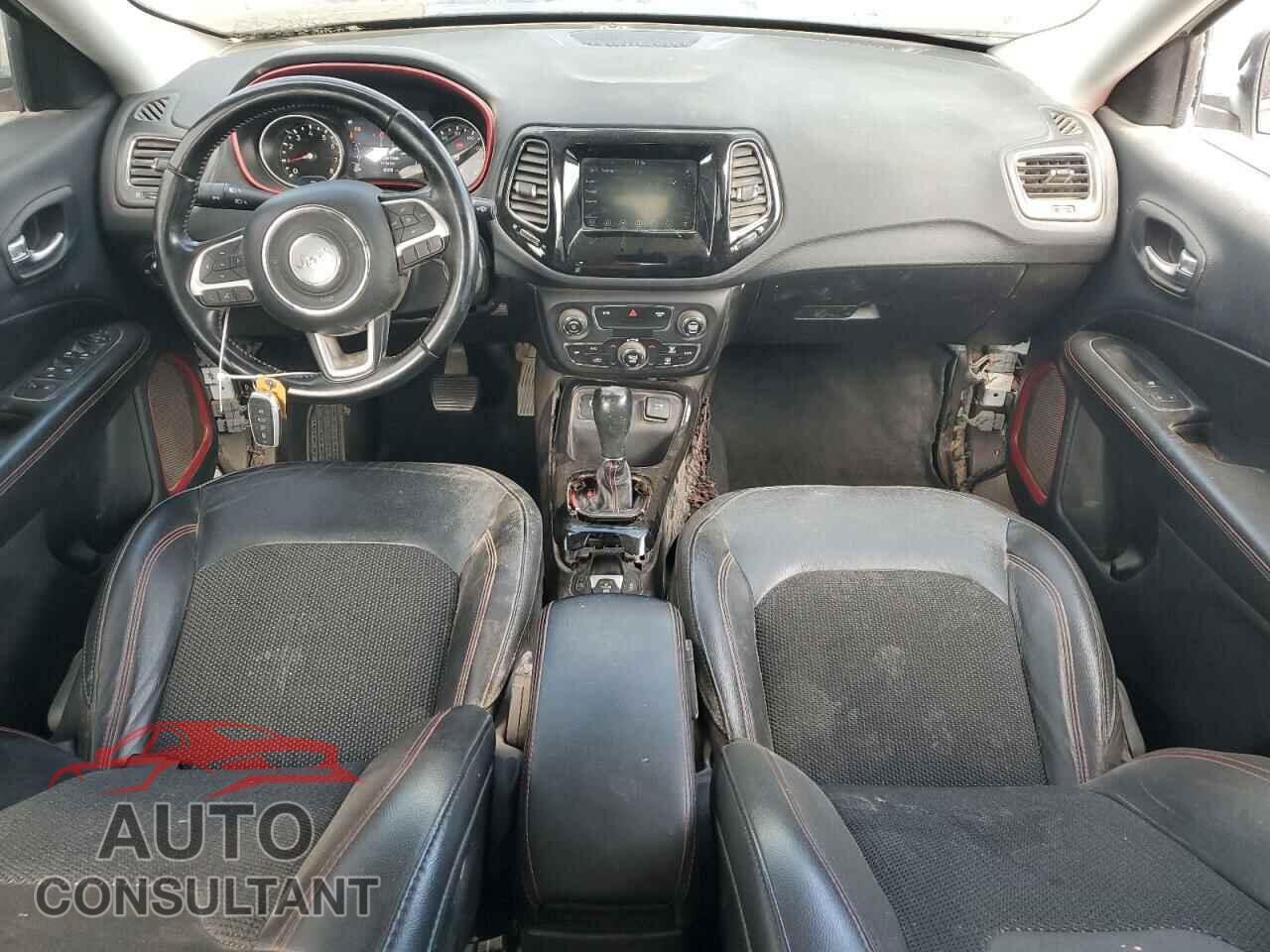 JEEP COMPASS 2020 - 3C4NJDDB7LT184351