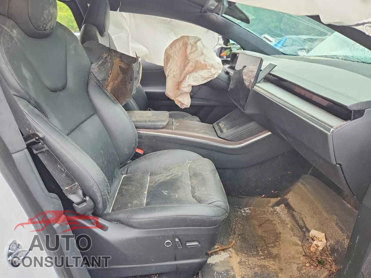 TESLA MODEL X 2023 - 7SAXCDE52PF380233