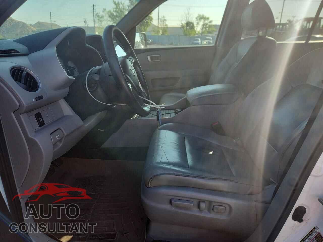 HONDA PILOT 2011 - 5FNYF4H67BB060668