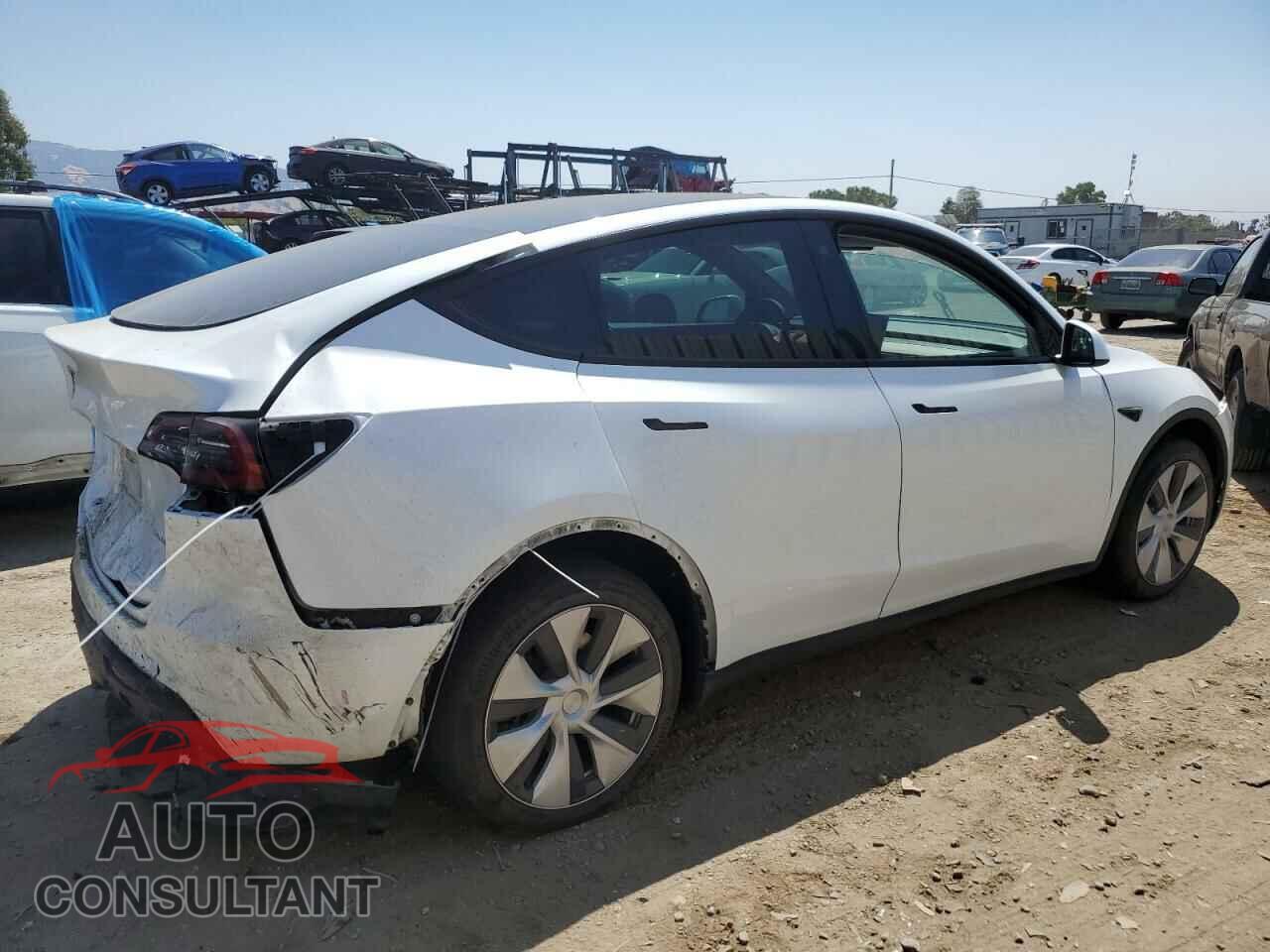 TESLA MODEL Y 2023 - 7SAYGDEEXPF660412