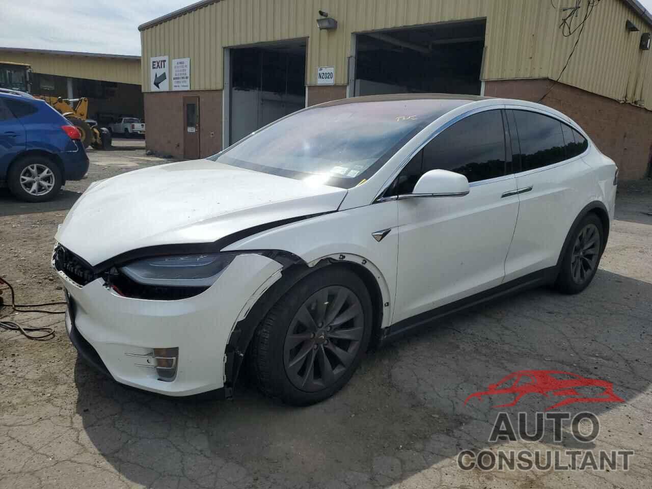TESLA MODEL X 2018 - 5YJXCAE25JF091422
