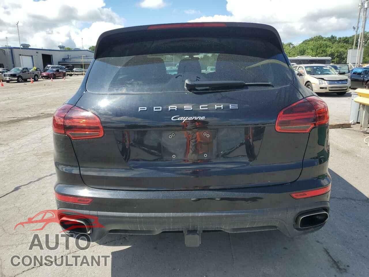 PORSCHE CAYENNE 2017 - WP1AA2A23HKA85556