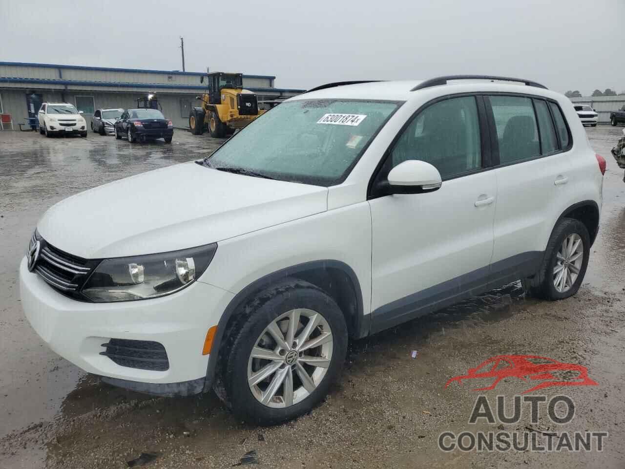 VOLKSWAGEN TIGUAN 2017 - WVGAV7AX5HK049393