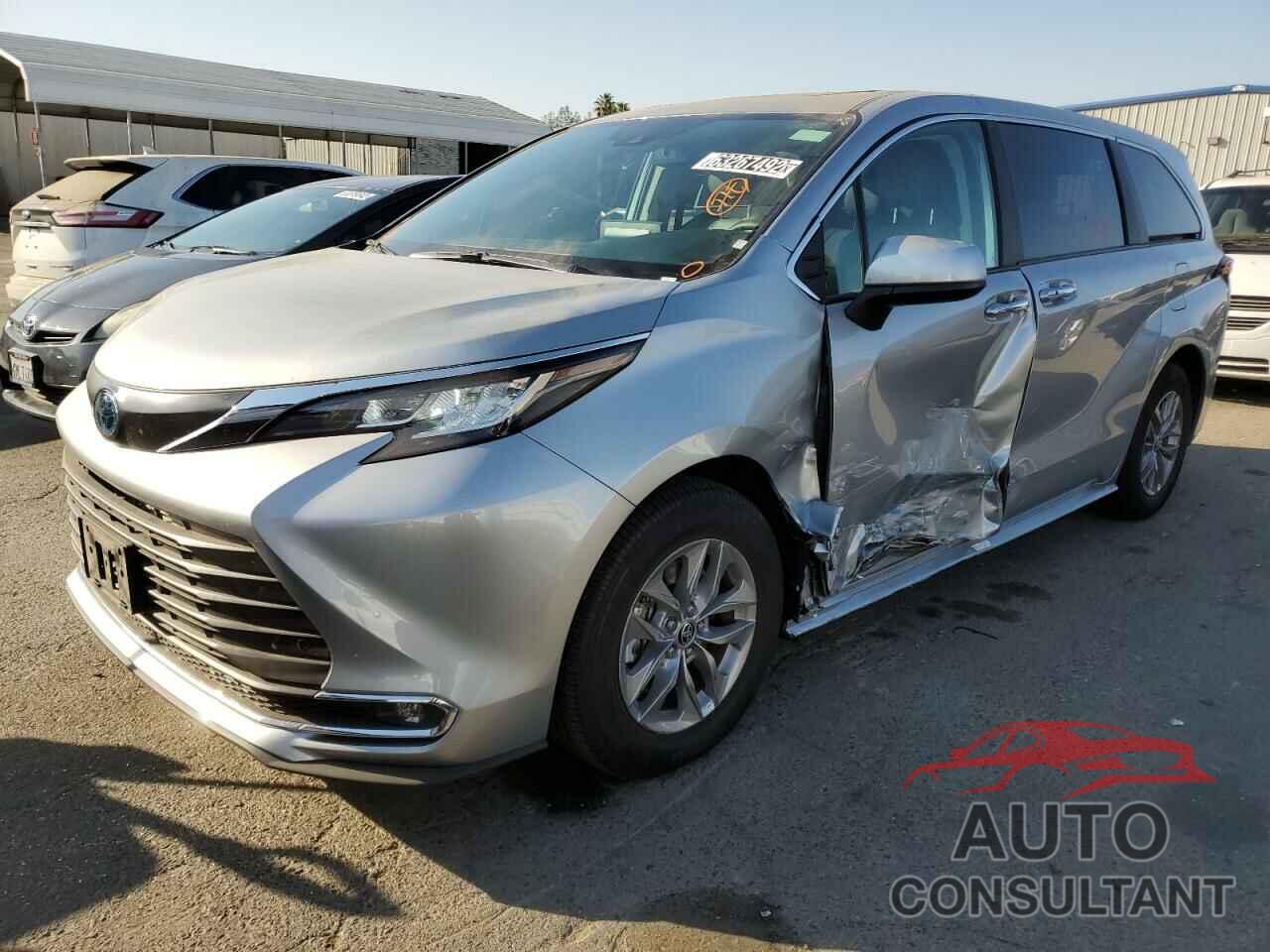 TOYOTA SIENNA 2022 - 5TDYRKEC8NS115473