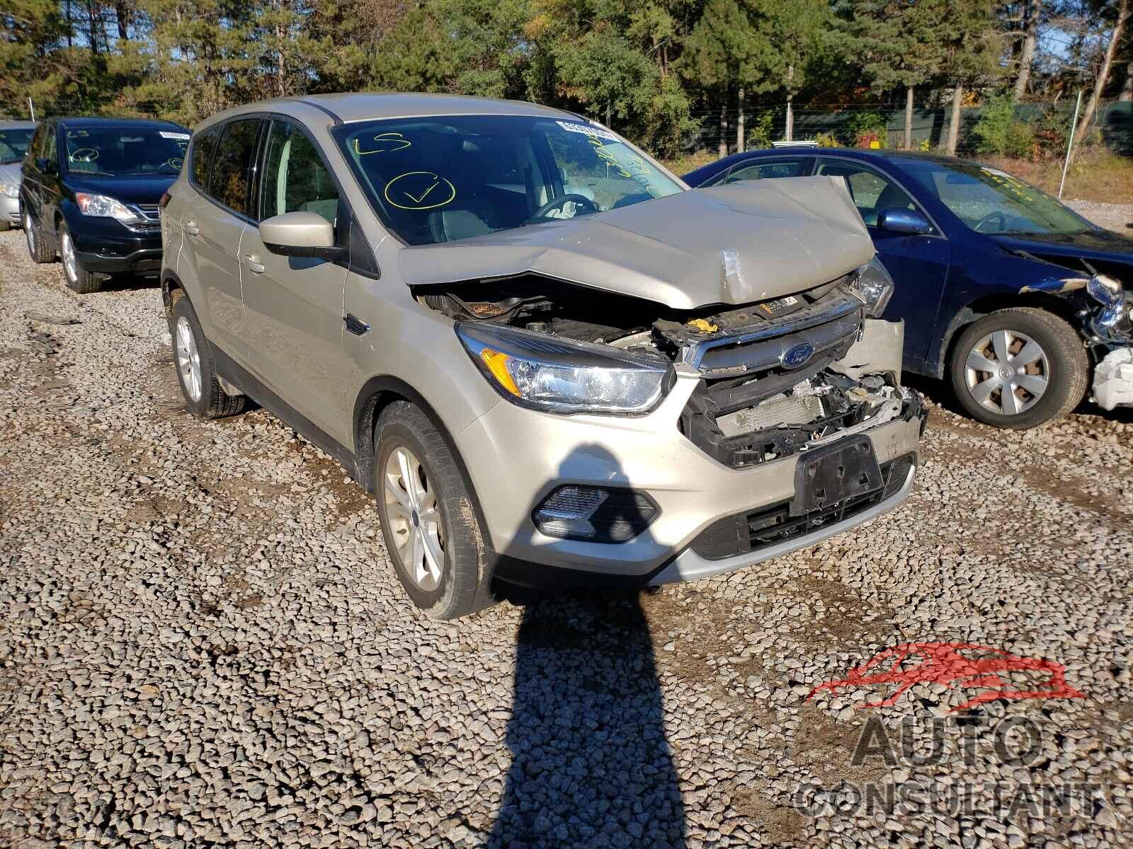 FORD ESCAPE 2017 - 1FMCU9G95HUE96049
