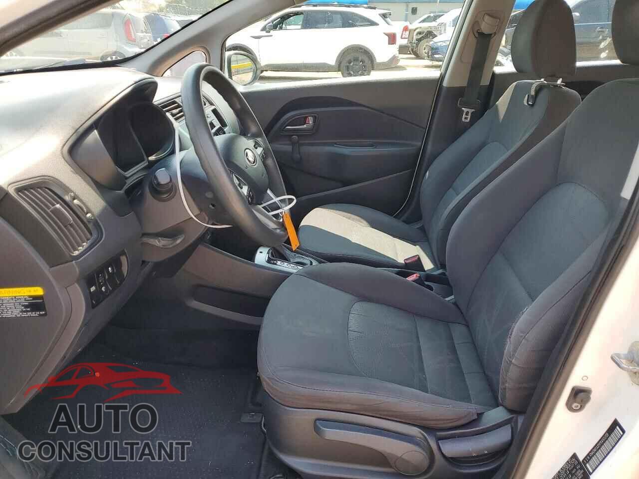 KIA RIO 2015 - KNADM5A35F6450208