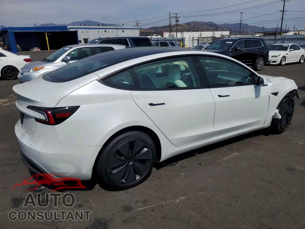 TESLA MODEL 3 2026 - 5YJ3E1EA2TF121141