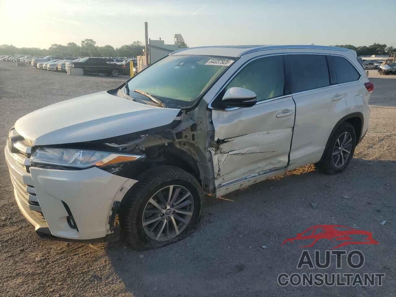 TOYOTA HIGHLANDER 2017 - 5TDKZRFH3HS523313