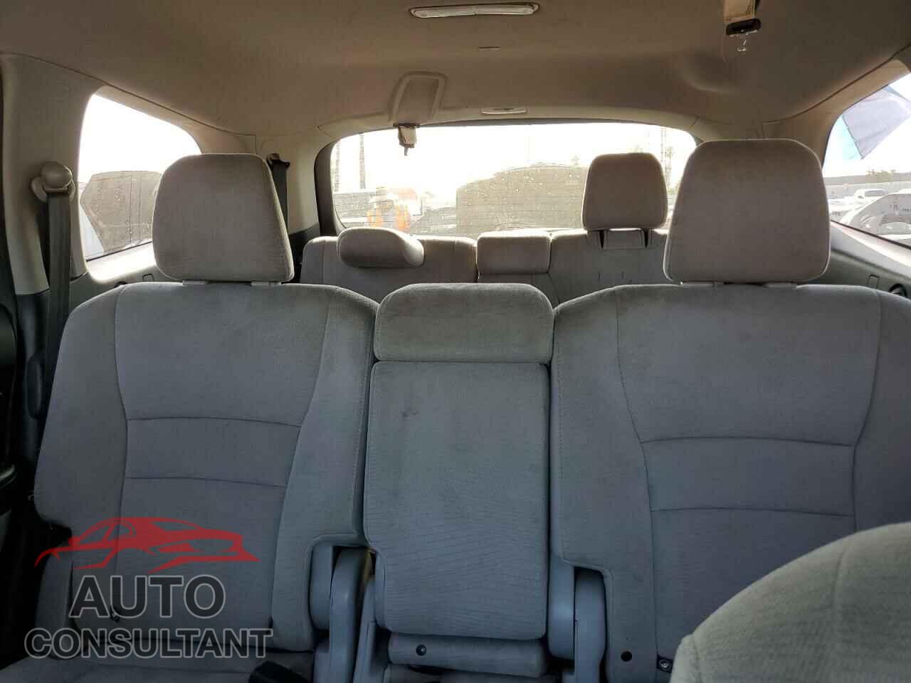 HONDA PILOT 2017 - 5FNYF5H17HB033618