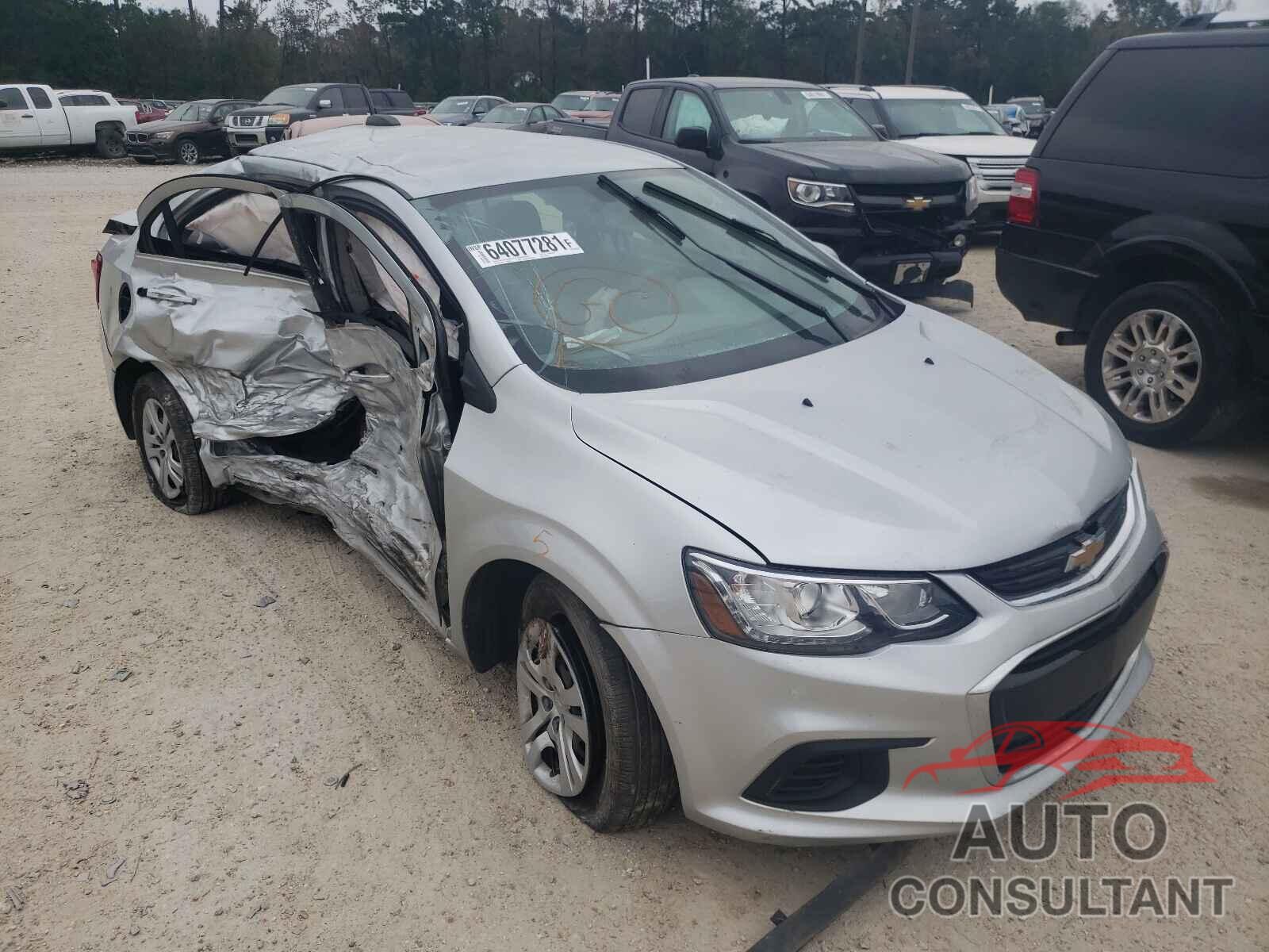 CHEVROLET SONIC 2018 - 1G1JB5SH4J4113998
