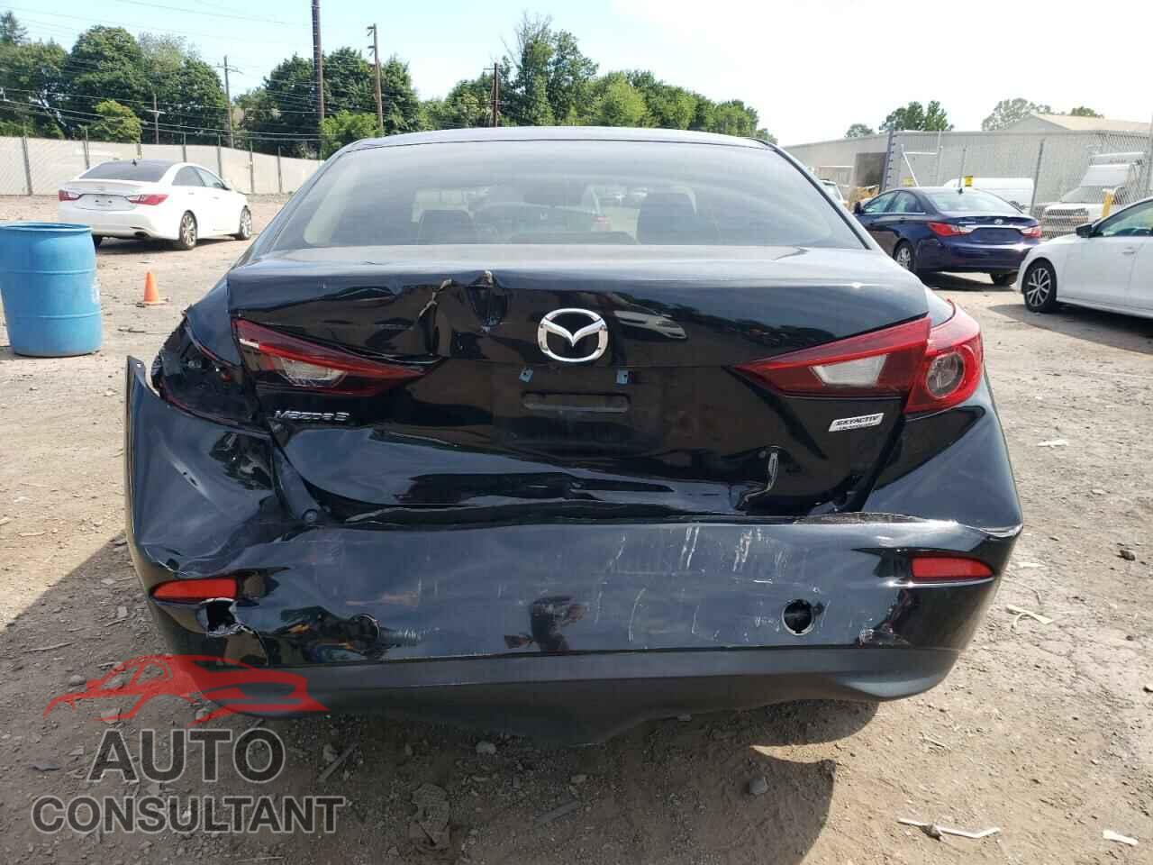 MAZDA 3 2018 - 3MZBN1U73JM210904