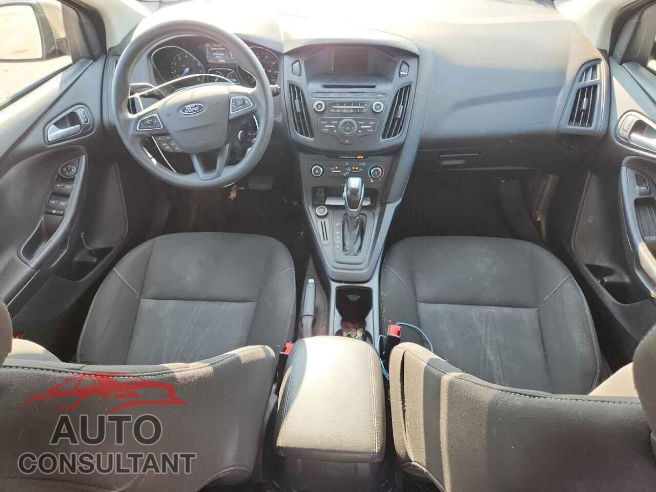 FORD FOCUS 2015 - 1FADP3K20FL373727