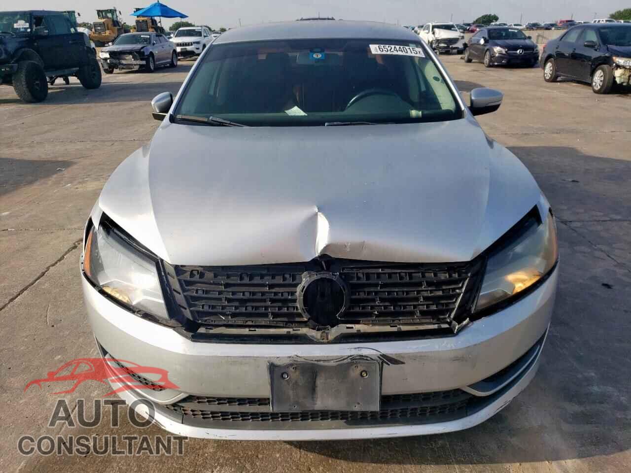 VOLKSWAGEN PASSAT 2015 - 1VWAT7A37FC020019