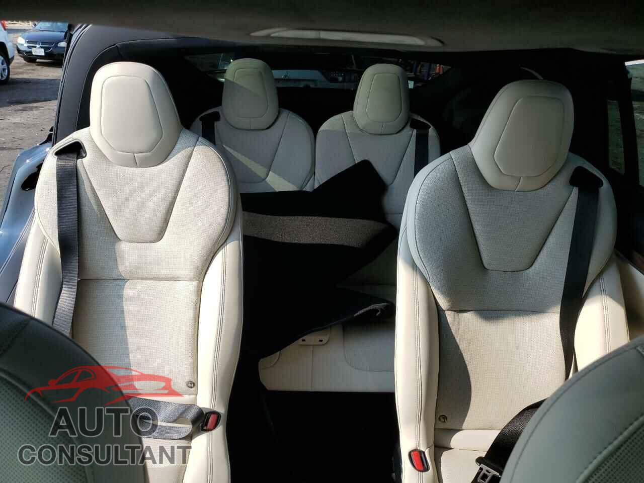 TESLA MODEL X 2024 - 7SAXCBE5XRF434952