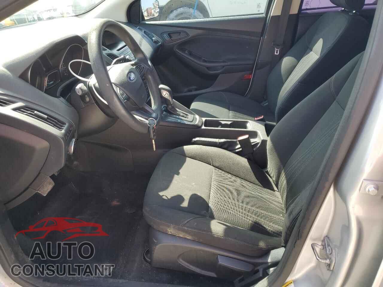 FORD FOCUS 2017 - 1FADP3E25HL252853