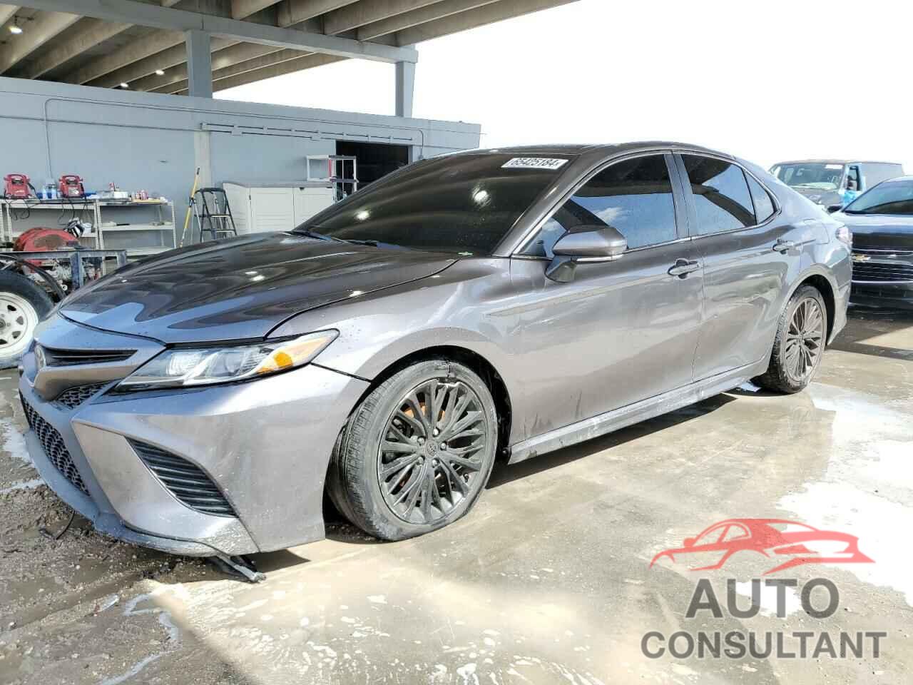 TOYOTA CAMRY 2018 - 4T1B11HK6JU012547