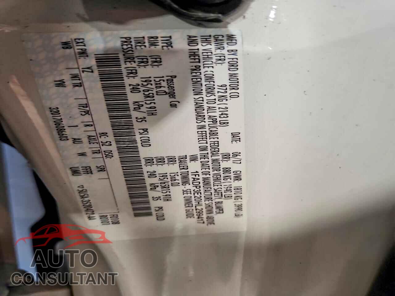 FORD FOCUS 2017 - 1FADP3E20HL299417