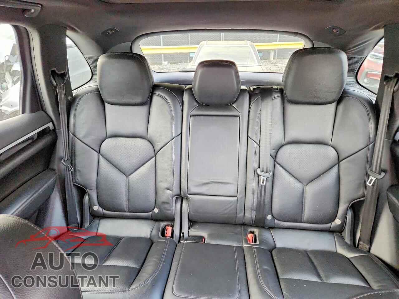PORSCHE CAYENNE 2016 - WP1AA2A25GLA11595
