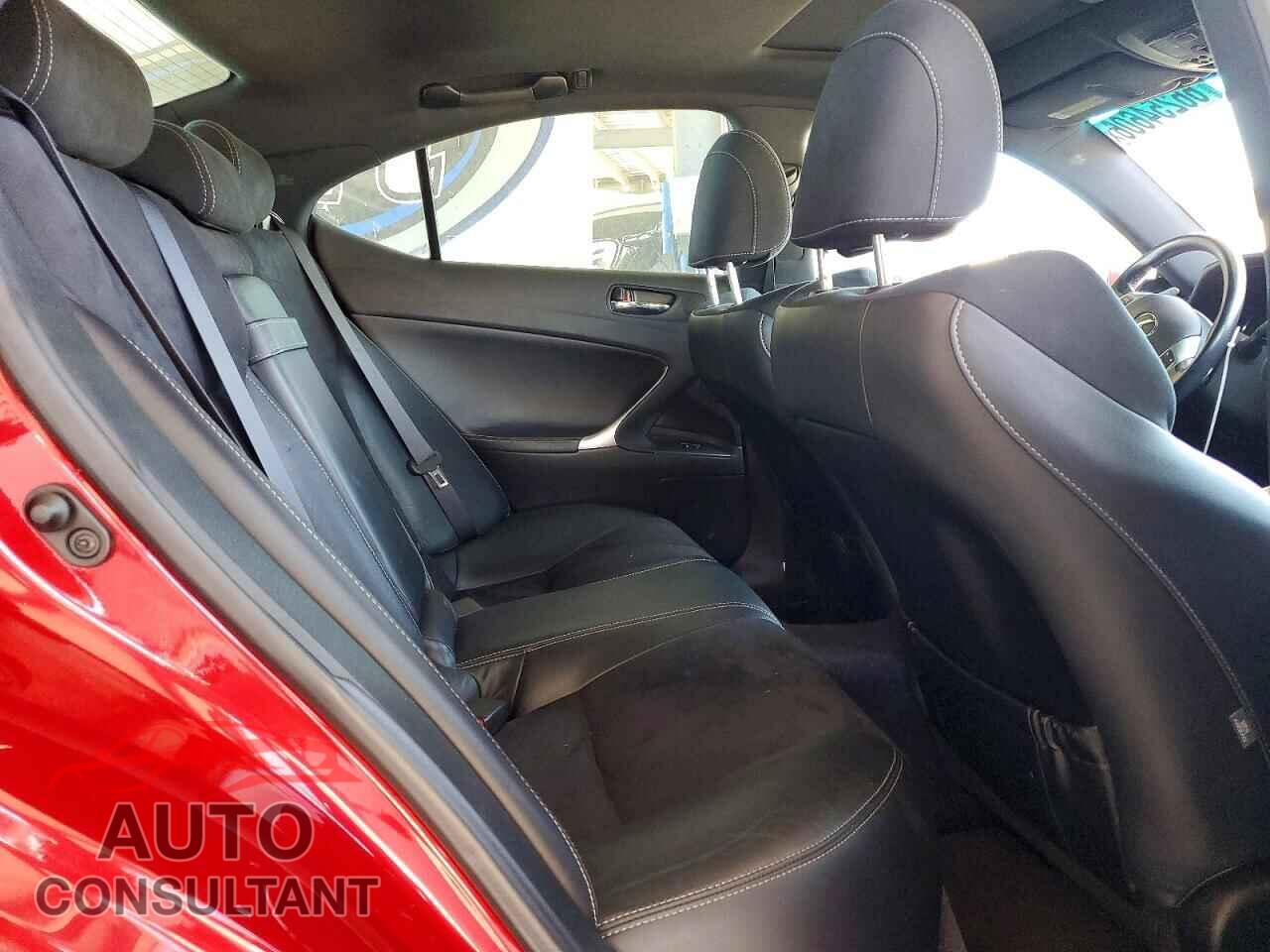 LEXUS IS 2011 - JTHBF5C25B5131429