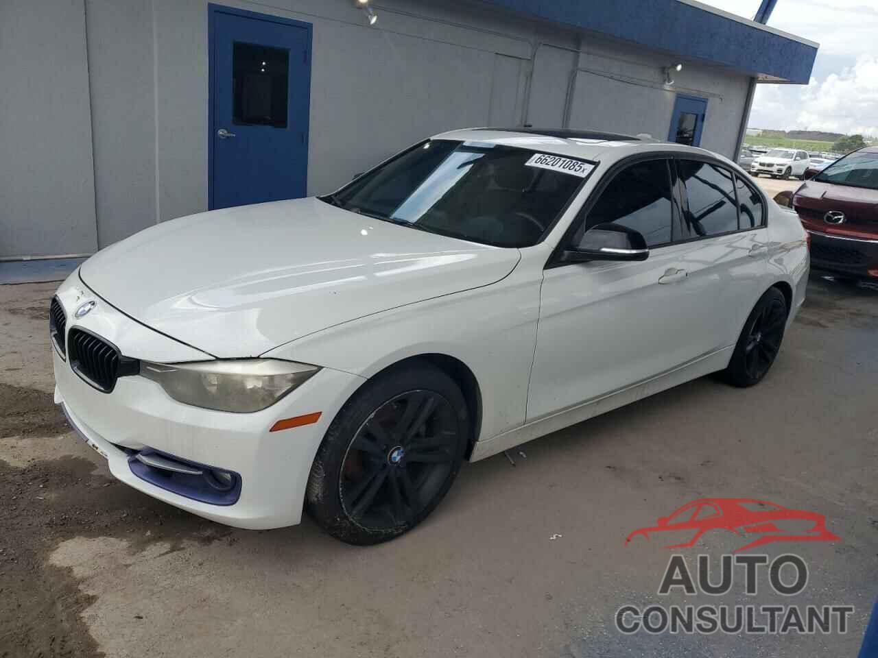 BMW 3 SERIES 2013 - WBA3A5G58DNP21357