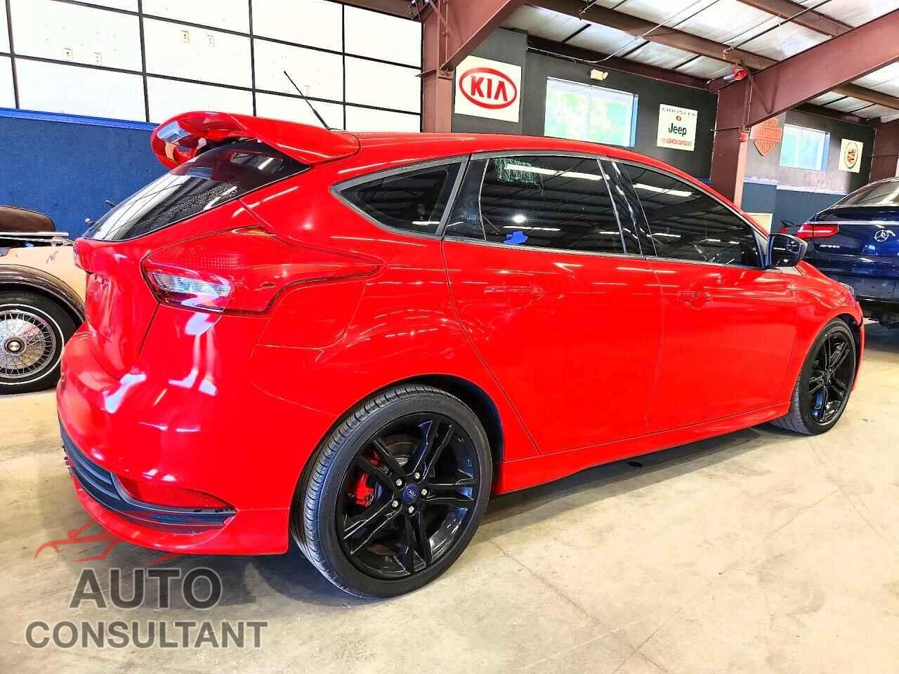 FORD FOCUS 2017 - 1FADP3L93HL218328