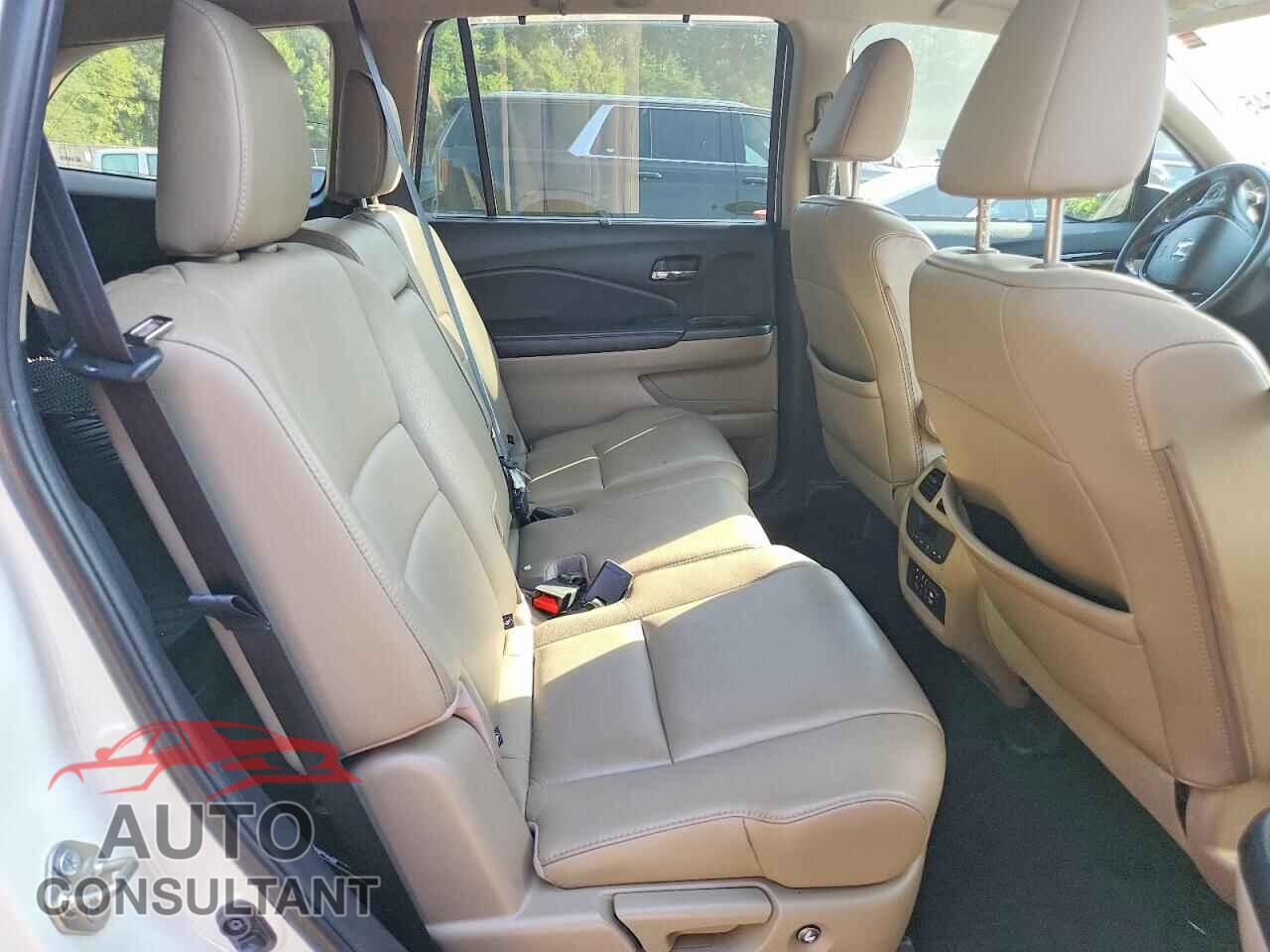 HONDA PILOT 2016 - 5FNYF5H95GB016126
