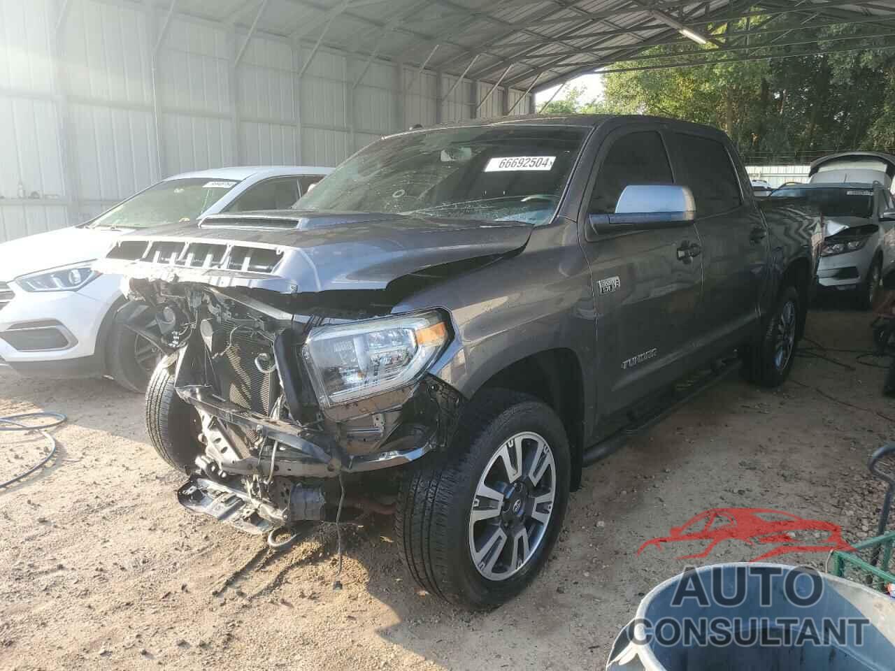 TOYOTA TUNDRA 2018 - 5TFDW5F19JX737395