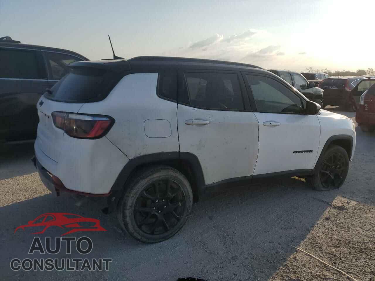 JEEP COMPASS 2023 - 3C4NJDBN8PT517580