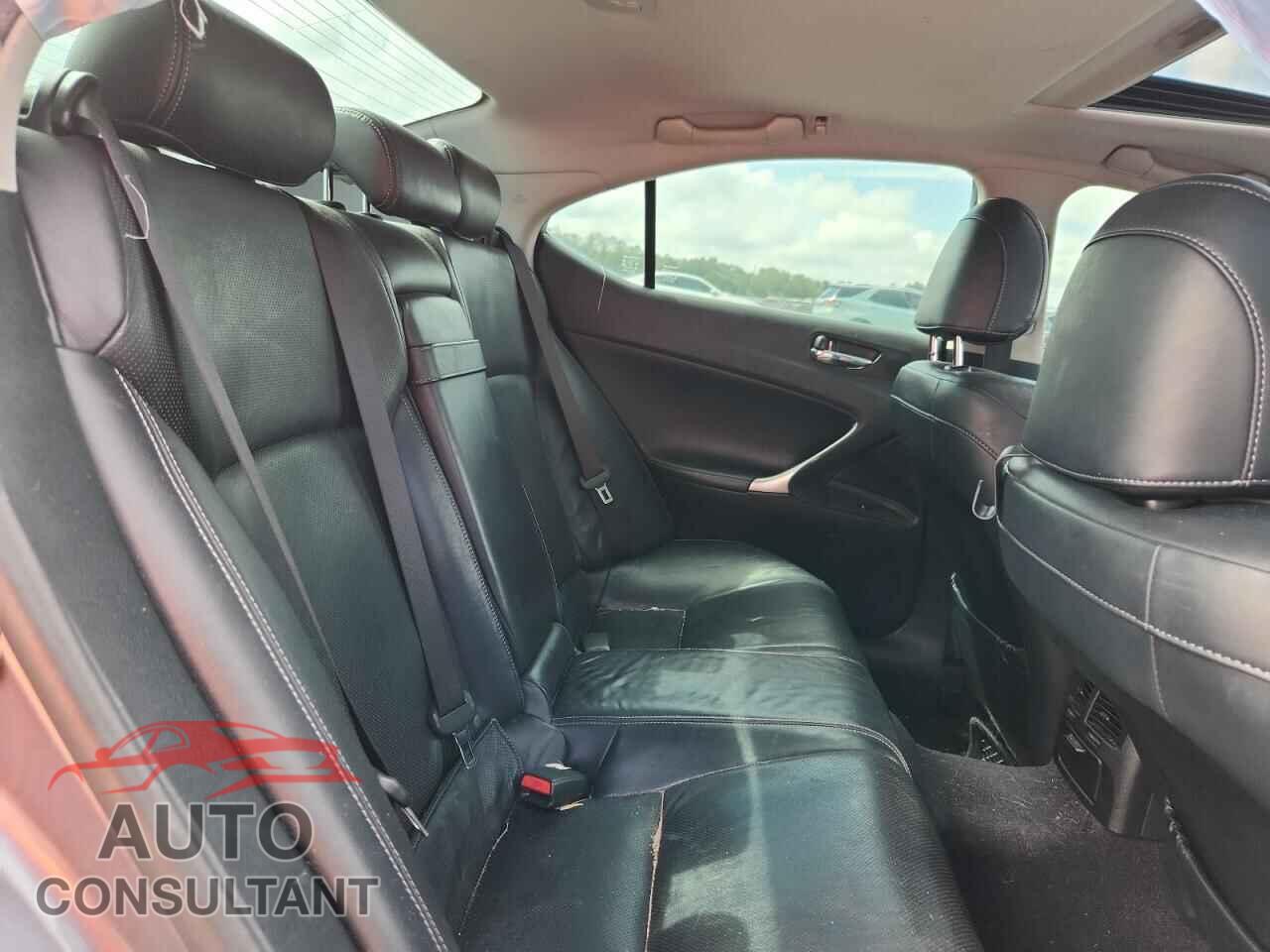LEXUS IS 2012 - JTHBF5C2XC5168249