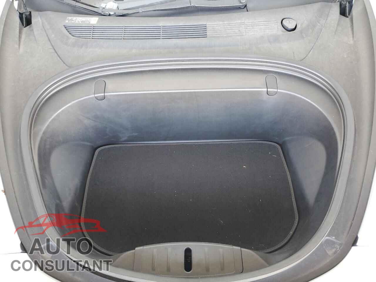 TESLA MODEL 3 2018 - 5YJ3E1EB5JF084320