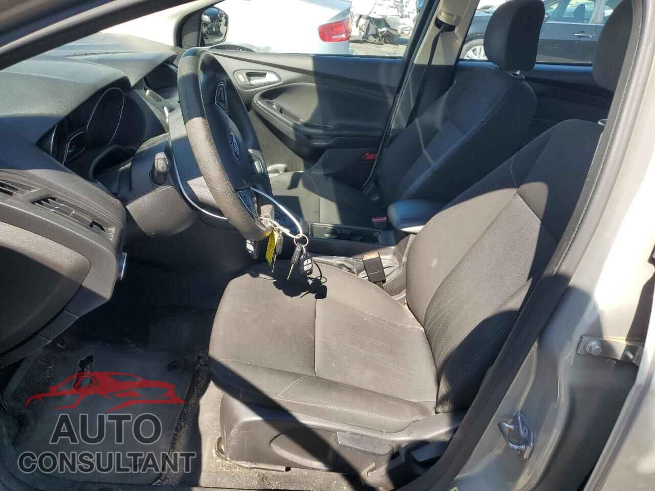FORD FOCUS 2015 - 1FADP3F28FL307775