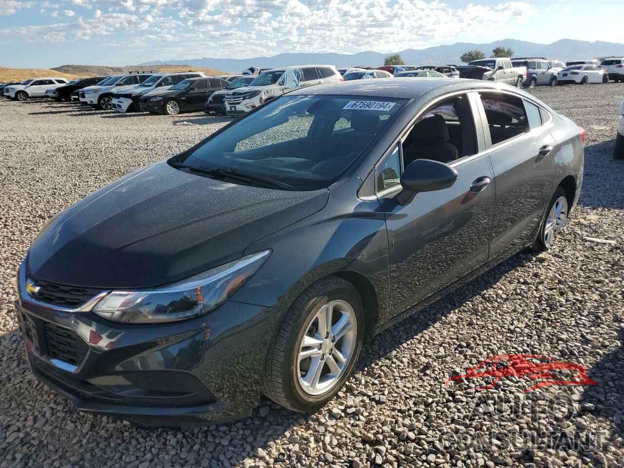 CHEVROLET CRUZE 2018 - 1G1BE5SM1J7117675