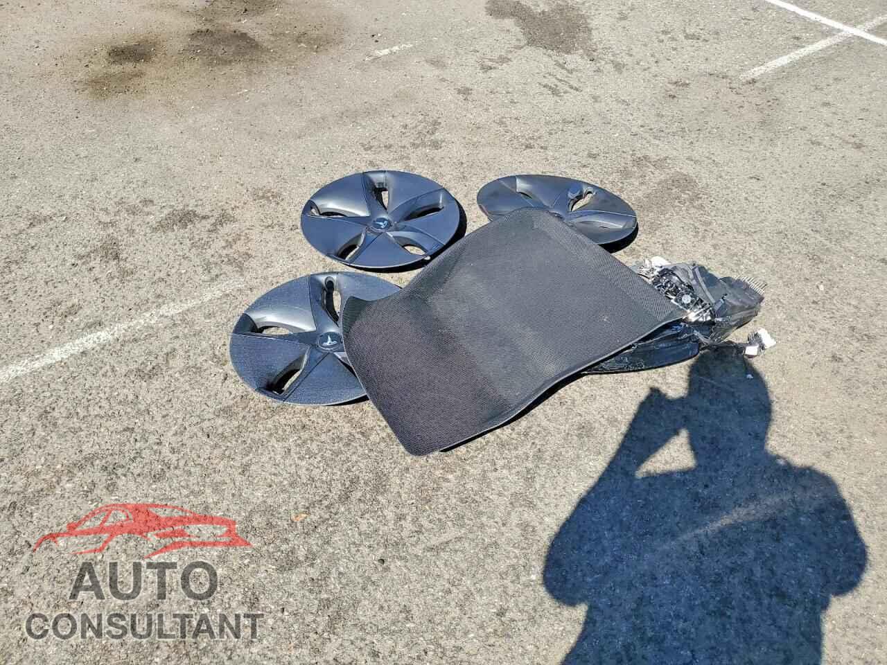 TESLA MODEL 3 2019 - 5YJ3E1EA4KF396833